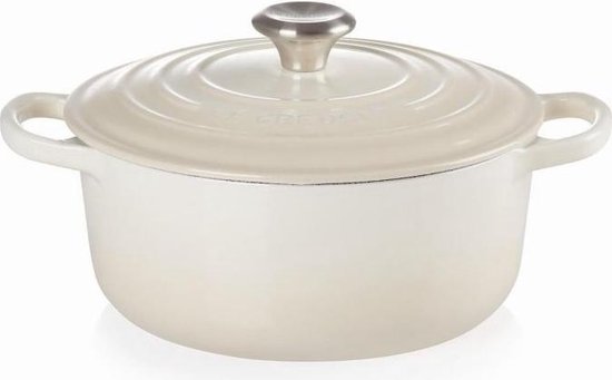Le Creuset Braadpan Signature Meringue – Ø 24 cm / 4,2 Liter – Klassieke Ronde Braadpan van Gietijzer – Geschikt voor Alle Warmtebronnen – Emaille Coating in Subtiele Meringue Tint…