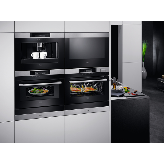 AEG KMK761000W, Klein, Elektrische oven, 43 l, 43 l, 30 – 230 °C, 1900 W